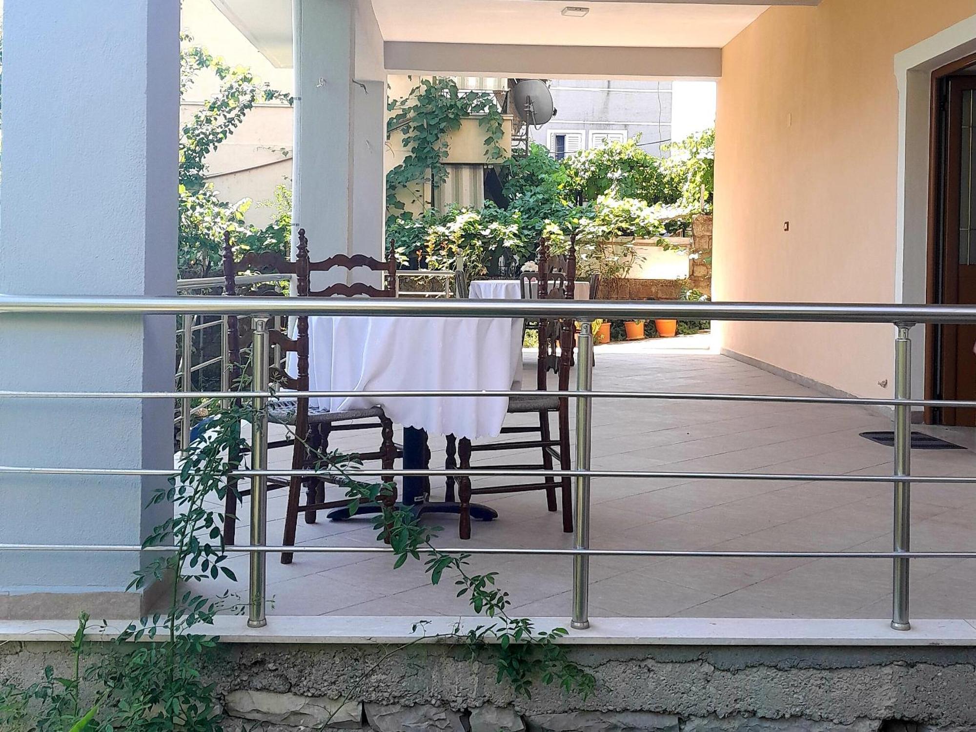 George 1 Gjirokastër Quarto foto